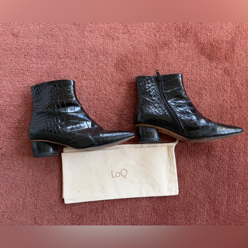 LOQ Black Croc-Embossed Ankle Boots SZ 37